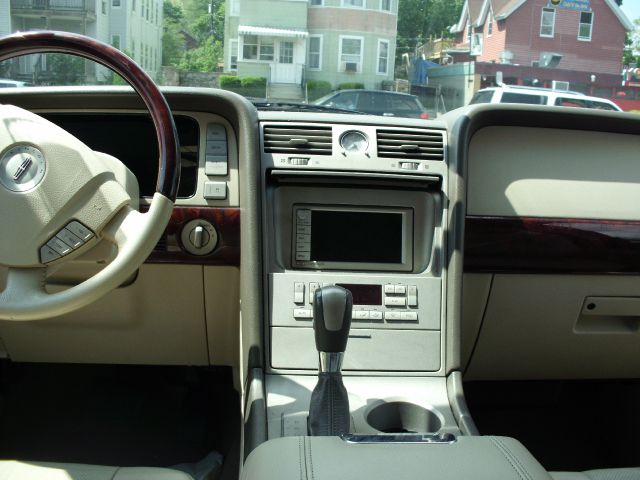 2004 Lincoln Navigator Sport W/navigation