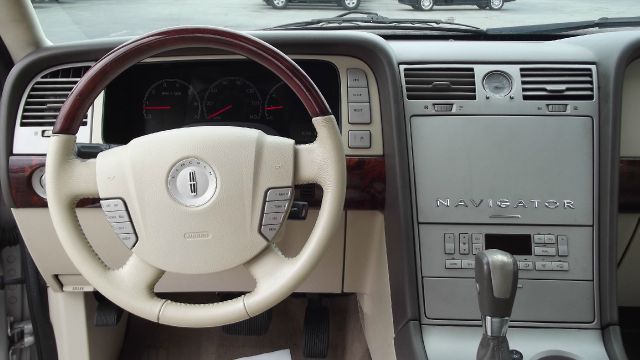 2004 Lincoln Navigator 1500 HD LT