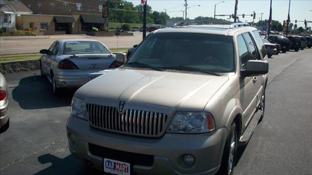 2004 Lincoln Navigator Coupe