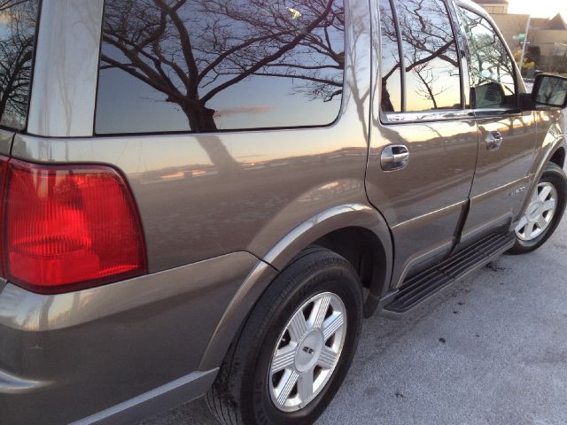 2004 Lincoln Navigator 2dr Coupe Convertible