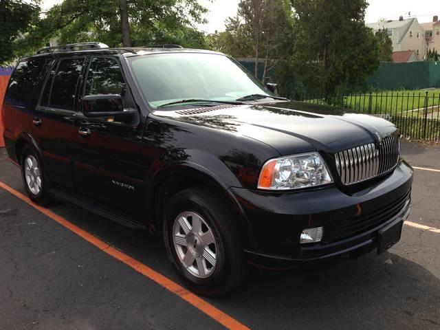 2005 Lincoln Navigator Base