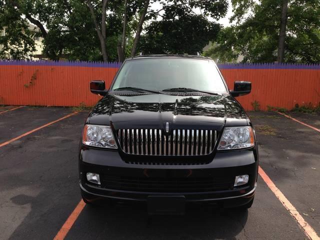 2005 Lincoln Navigator Base