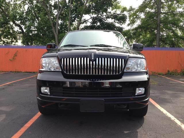 2005 Lincoln Navigator Base