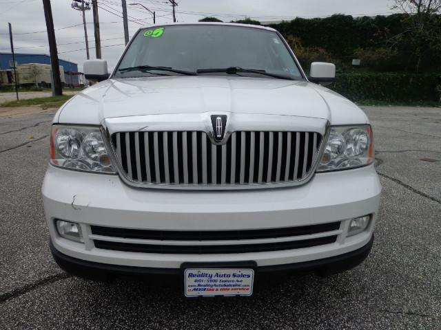 2005 Lincoln Navigator Coupe