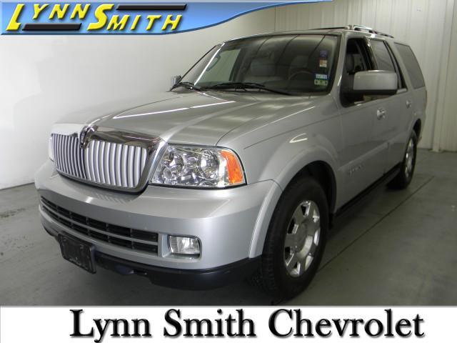 2005 Lincoln Navigator 2 Dr SC2 Coupe