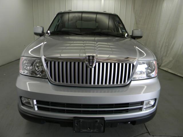 2005 Lincoln Navigator 2 Dr SC2 Coupe