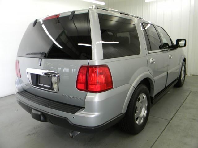 2005 Lincoln Navigator 2 Dr SC2 Coupe