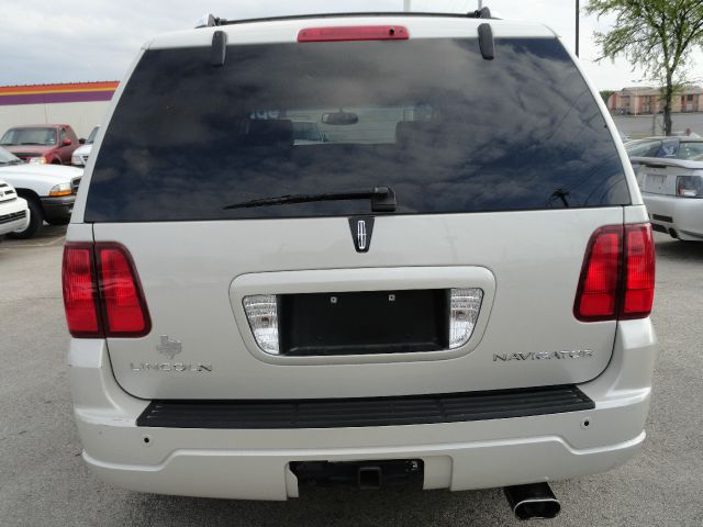 2005 Lincoln Navigator Unknown