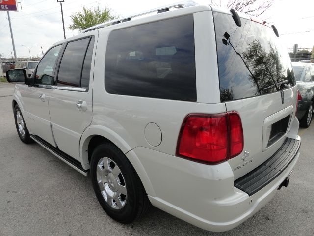 2005 Lincoln Navigator Unknown