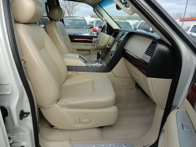 2005 Lincoln Navigator Unknown