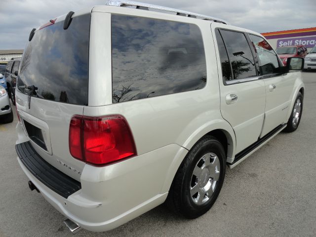 2005 Lincoln Navigator Unknown