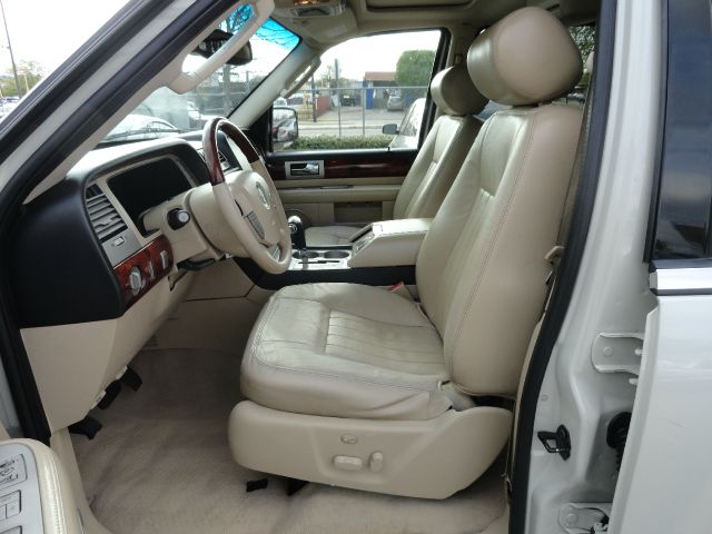 2005 Lincoln Navigator Unknown