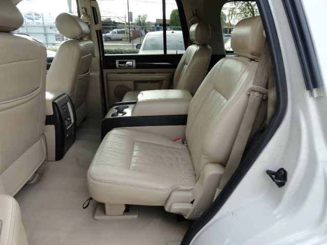 2005 Lincoln Navigator Unknown