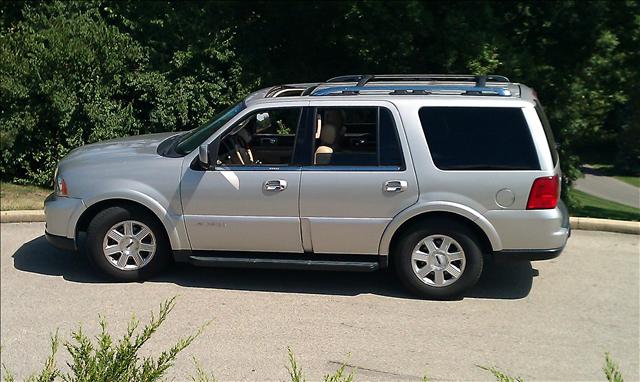 2005 Lincoln Navigator SLT 25