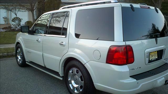 2005 Lincoln Navigator SLT 25