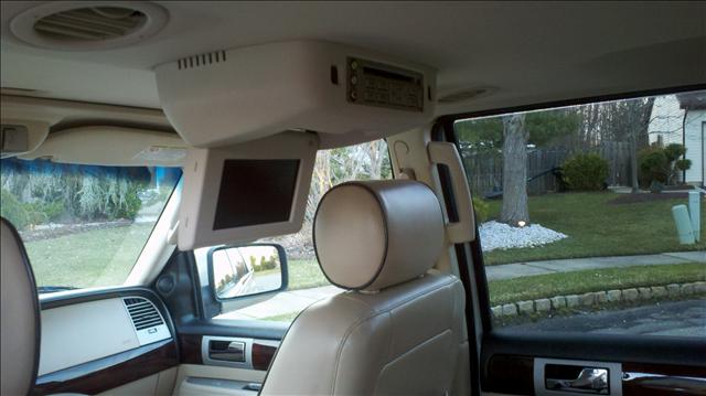 2005 Lincoln Navigator SLT 25