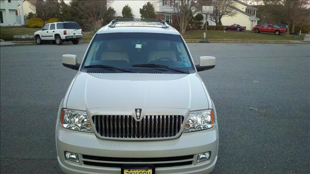 2005 Lincoln Navigator SLT 25