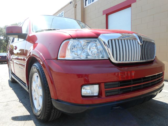 2005 Lincoln Navigator 2dr Coupe Convertible