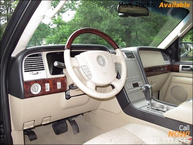 2005 Lincoln Navigator Coupe