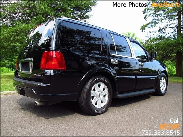 2005 Lincoln Navigator Coupe