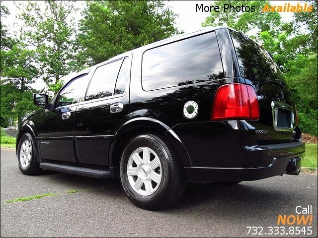 2005 Lincoln Navigator Coupe