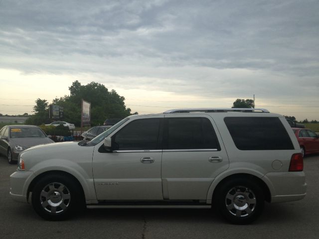 2005 Lincoln Navigator 2dr Coupe Convertible