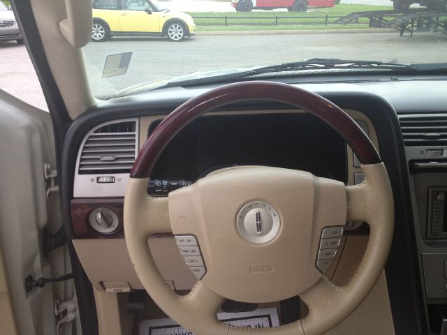 2005 Lincoln Navigator 2dr Coupe Convertible