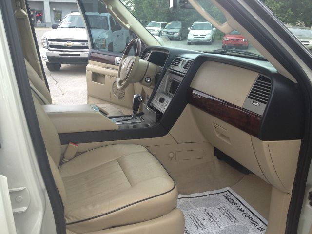 2005 Lincoln Navigator 2dr Coupe Convertible