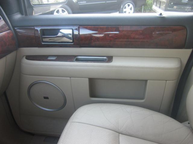 2005 Lincoln Navigator Coupe