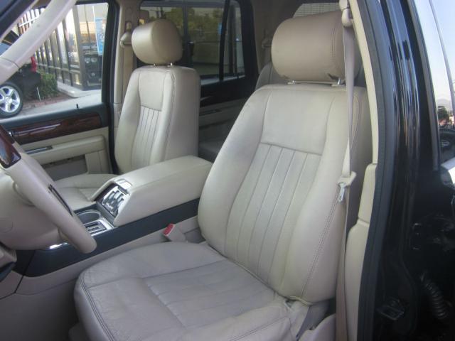 2005 Lincoln Navigator Coupe