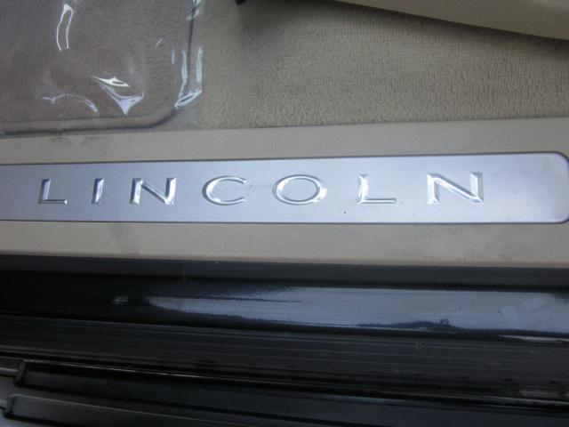 2005 Lincoln Navigator Coupe