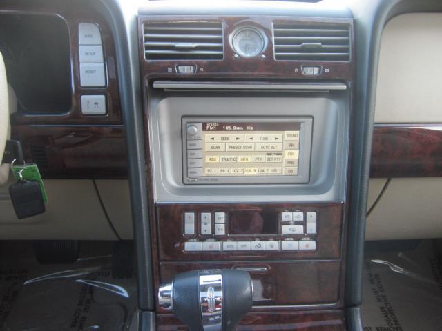 2005 Lincoln Navigator Coupe