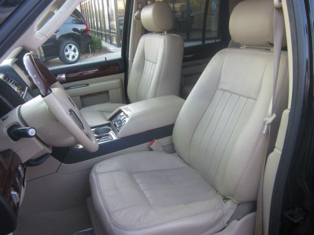 2005 Lincoln Navigator Coupe