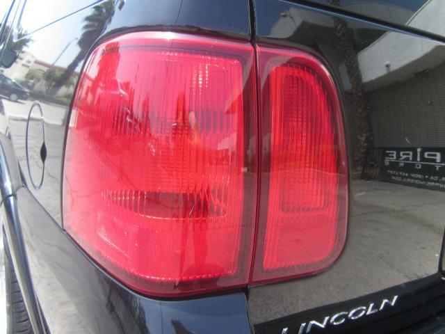 2005 Lincoln Navigator Coupe