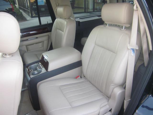 2005 Lincoln Navigator Coupe