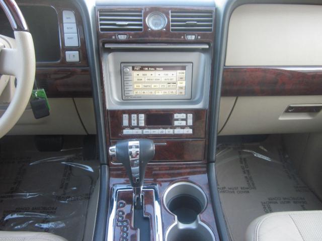 2005 Lincoln Navigator Coupe