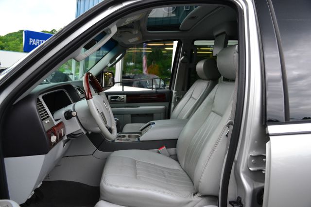 2006 Lincoln Navigator QUAD CAB Sport 1500 Down