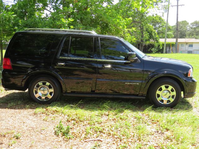 2006 Lincoln Navigator 2WD 4dr V6 SE SUV