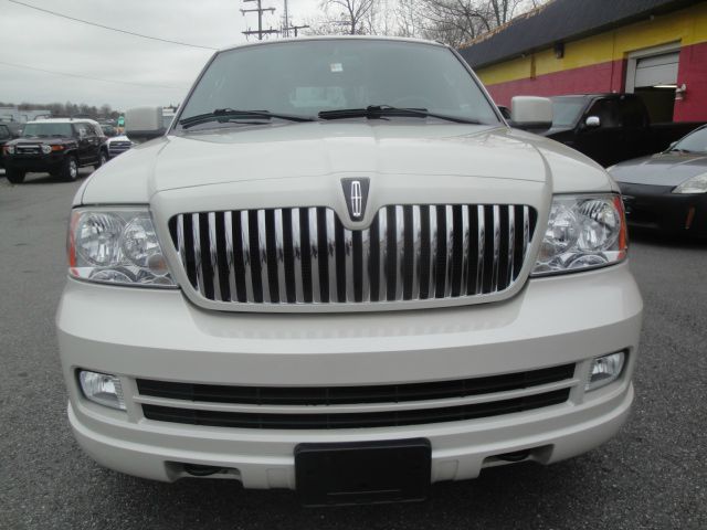 2006 Lincoln Navigator 4dr Sdn V8 CXL