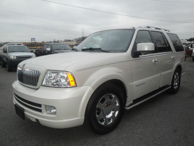 2006 Lincoln Navigator 4dr Sdn V8 CXL