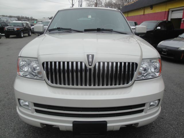 2006 Lincoln Navigator 4dr Sdn V8 CXL