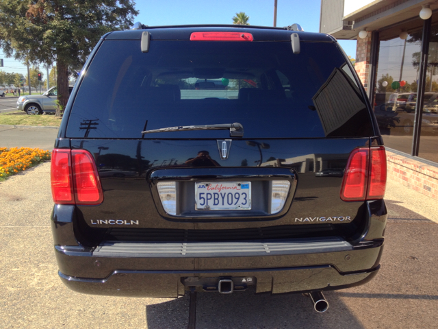 2006 Lincoln Navigator 2WD 4dr V6 SE SUV