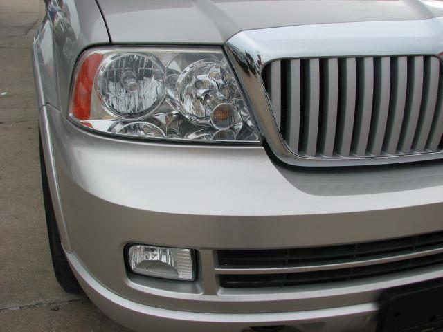 2006 Lincoln Navigator 2WD 4dr V6 SE SUV