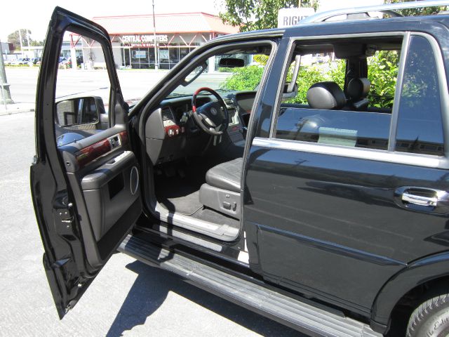 2006 Lincoln Navigator 2WD 4dr V6 SE SUV