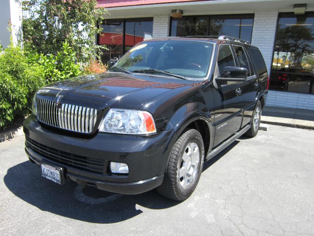 2006 Lincoln Navigator 2WD 4dr V6 SE SUV