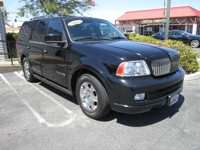 2006 Lincoln Navigator 2WD 4dr V6 SE SUV