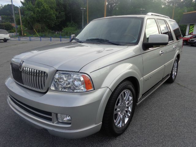 2006 Lincoln Navigator 2WD 4dr V6 SE SUV