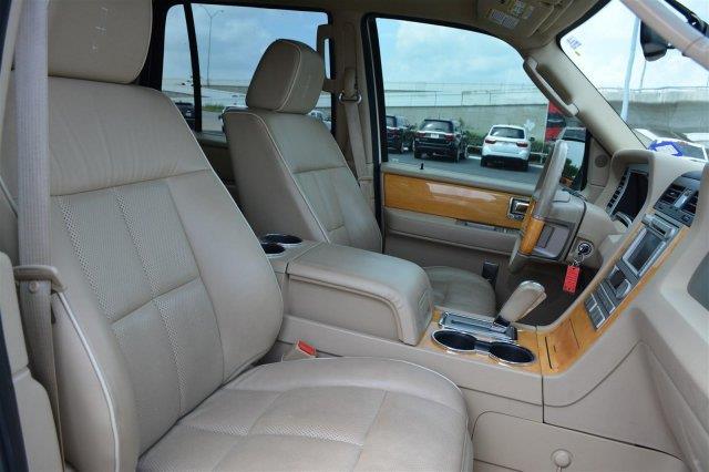 2007 Lincoln Navigator 4dr HB SE Hatchback