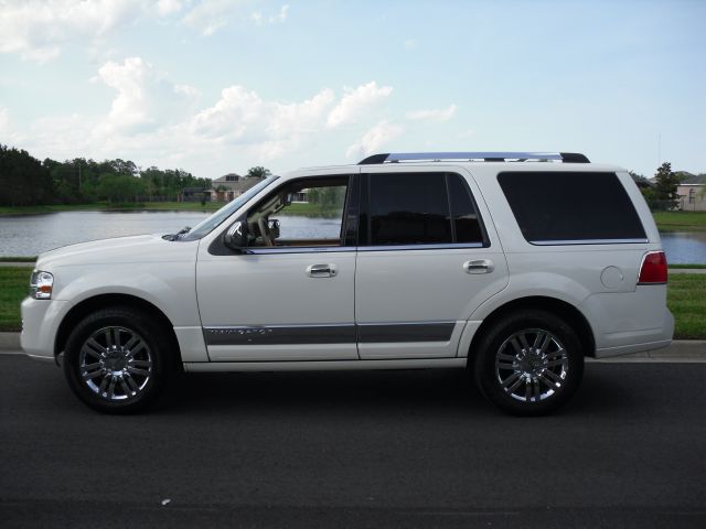 2007 Lincoln Navigator 2WD 4dr V6 SE SUV