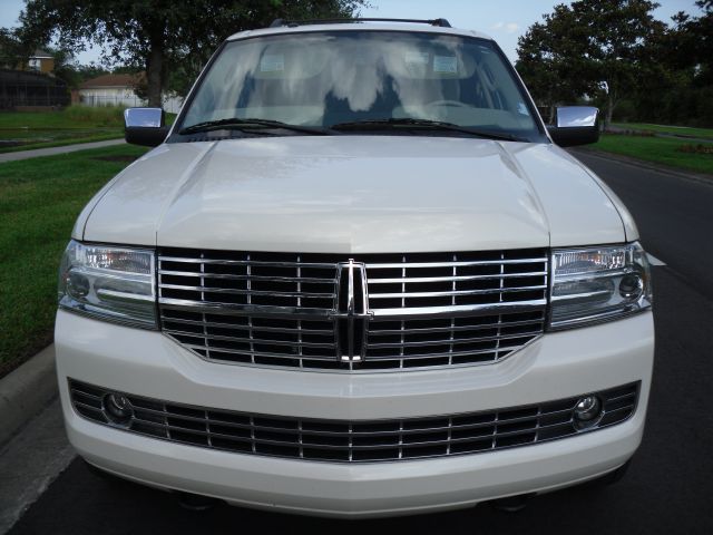 2007 Lincoln Navigator 2WD 4dr V6 SE SUV